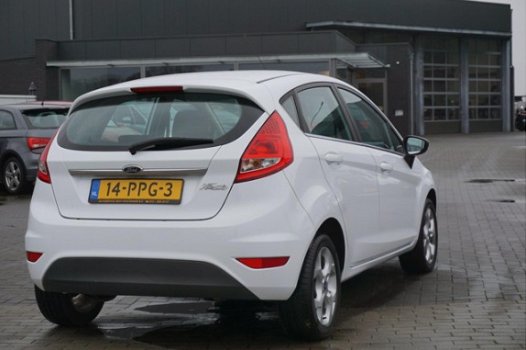 Ford Fiesta - 1.25 Titanium AIRCO NAVIGATIE LM VELGEN - 1