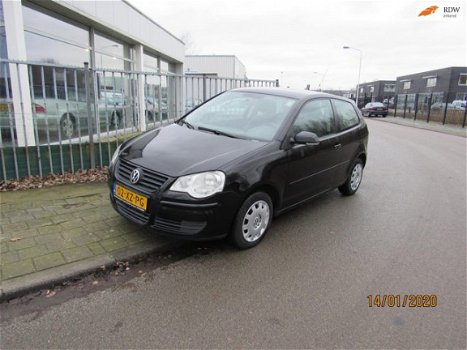 Volkswagen Polo - 1.4 TDI Optive airco.elktr ramen.stuurbekr.trekhaak - 1