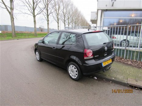 Volkswagen Polo - 1.4 TDI Optive airco.elktr ramen.stuurbekr.trekhaak - 1