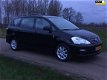 Toyota Avensis Verso - 2.0 D-4D Linea Sol 6p. 6 persoons en met airco/clima - 1 - Thumbnail