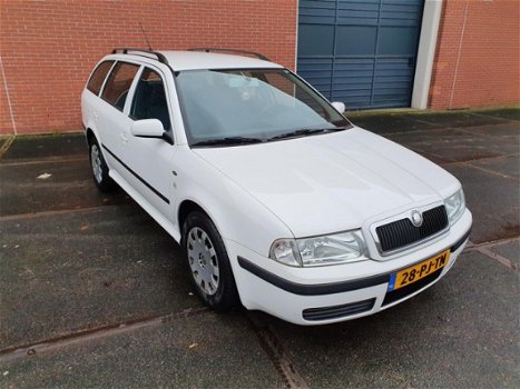 Skoda Octavia Combi - 1.6 Comfort AUTOMAAT Clima - 1