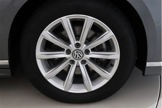 Volkswagen Passat Variant - 1.6 TDI 120 PK 6-Bak Variant Highline R-Line (BNS) - 1