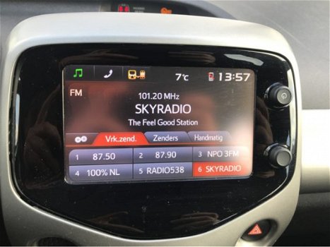 Toyota Aygo - 1.0 12v VVT-i x-play 1ste eig., Airco, 5-Deurs, Zuinig 1:20 - 1