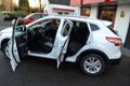 Nissan Qashqai - 1.2 , Airco, Clima, Leder, Navi, Rondom camera, Trekhaak, Pdc V + A, etc - 1 - Thumbnail