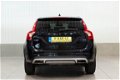 Volvo V60 Cross Country - Euro6 D3 8-traps Aut. Leder Navigatie 150pk - 1 - Thumbnail