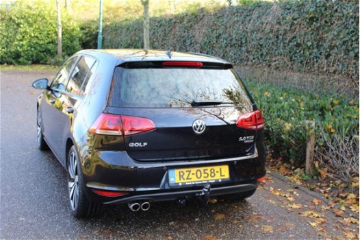 Volkswagen Golf - 2.0 TDI Highline AUTOMAAT | ZEER COMPLEET - 1