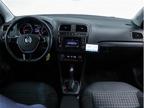 Volkswagen Polo - AUTOMAAT 1.2 TSI 90 PK DSG Comfortline | Parkeersensoren | Climate control | Trekh - 1