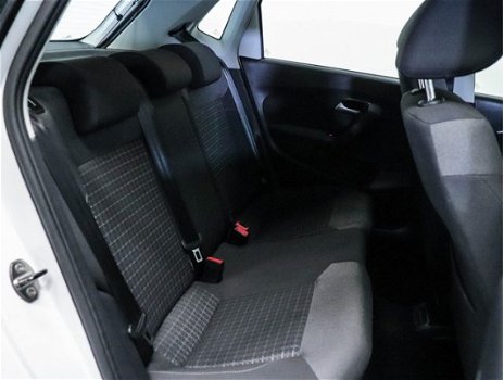 Volkswagen Polo - AUTOMAAT 1.2 TSI 90 PK DSG Comfortline | Parkeersensoren | Climate control | Trekh - 1