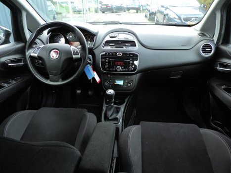 Fiat Punto Evo - 0.9 TwinAir Lounge 50 procent deal 2.725, - ACTIE Clima / Cruise / Lmv /pdc - 1