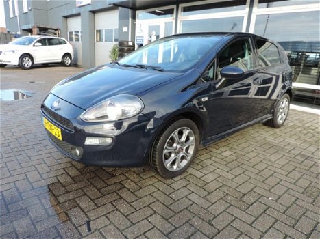 Fiat Punto Evo - 0.9 TwinAir Lounge 50 procent deal 2.725, - ACTIE Clima / Cruise / Lmv /pdc - 1