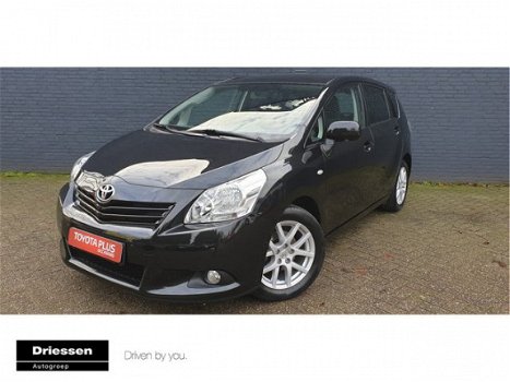 Toyota Verso - 1.8 (Navigatiesysteem - Parkeerhulpcamera - Airconditioning) - 1