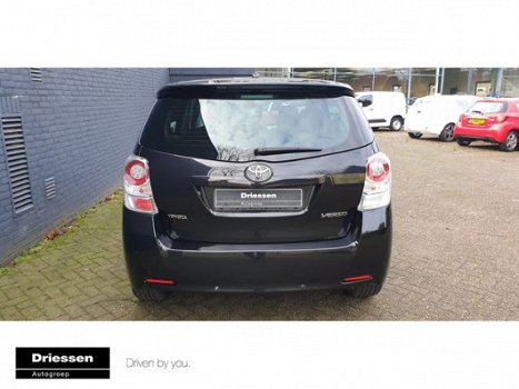 Toyota Verso - 1.8 (Navigatiesysteem - Parkeerhulpcamera - Airconditioning) - 1