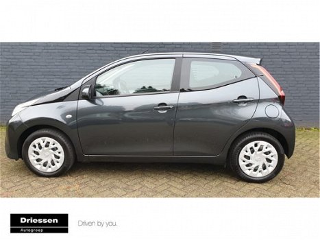 Toyota Aygo - 1.0 VVT-i x-play (Airconditioning - Parkeerhulpcamera - Bluetooth) - 1