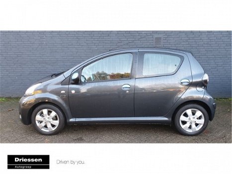 Toyota Aygo - 1.0 VVT-i Dynamic Blue (Automaat - Airconditioning) - 1