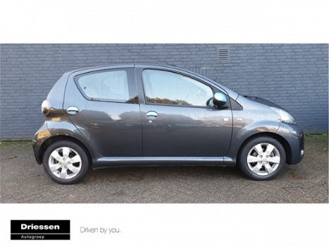 Toyota Aygo - 1.0 VVT-i Dynamic Blue (Automaat - Airconditioning) - 1