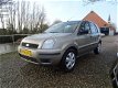 Ford Fusion - 1.6-16V Luxury | Airco nu € 1.750, - 1 - Thumbnail