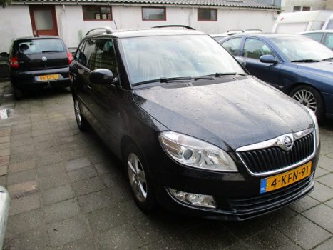 Skoda Fabia Combi - 1.2 TSI met Ecc en Navigatie - 1