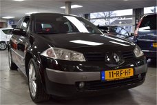 Renault Mégane - 2.0-16V Privilège Luxe Clima 142912 Km