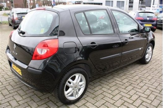 Renault Clio - 1.2 TCE EXPRESSION RIJKLAAR INCL 6 MND BOVAG - 1