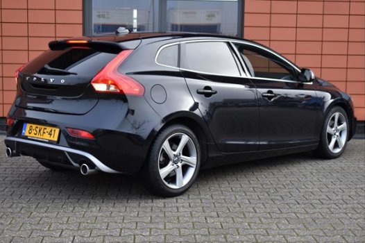 Volvo V40 - 1.6 D2 R-Design Panoramadak - 1