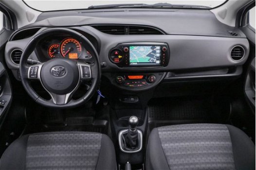 Toyota Yaris - 1.3 VVT-i Orange Sport Navigatie Cruise Control Lichtmetalen velgen Climate Control - 1