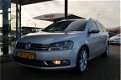 Volkswagen Passat Variant - 1.6 TDI Highline, NL Auto, Leder Alcantara, 17 Inch, Trekhaak, Stoelverw - 1 - Thumbnail