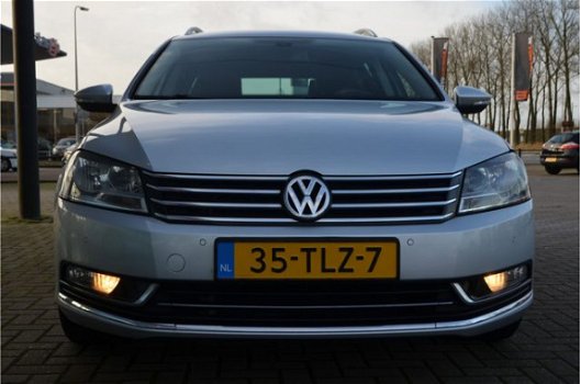 Volkswagen Passat Variant - 1.6 TDI Highline, NL Auto, Leder Alcantara, 17 Inch, Trekhaak, Stoelverw - 1