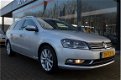 Volkswagen Passat Variant - 1.6 TDI Highline, NL Auto, Leder Alcantara, 17 Inch, Trekhaak, Stoelverw - 1 - Thumbnail