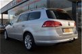 Volkswagen Passat Variant - 1.6 TDI Highline, NL Auto, Leder Alcantara, 17 Inch, Trekhaak, Stoelverw - 1 - Thumbnail