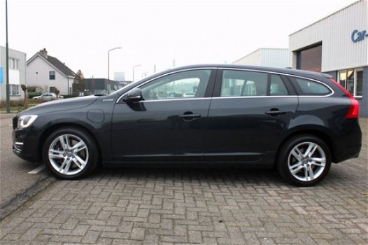 Volvo V60 - D6 AWD Hybrid (B) Summum + Xenon + Navi + Leder + Pdc - 1