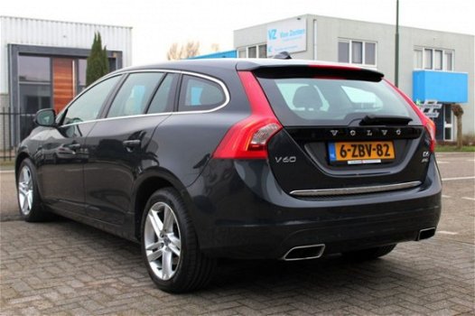 Volvo V60 - D6 AWD Hybrid (B) Summum + Xenon + Navi + Leder + Pdc - 1