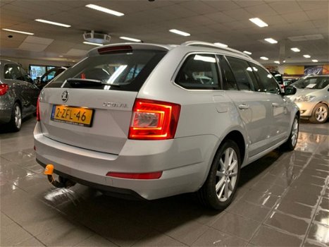 Skoda Octavia Combi - 1.6 TDI Greentech Ambition Businessline * Navigatie / Stoelverwarming / Airco- - 1