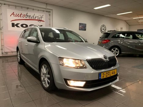 Skoda Octavia Combi - 1.6 TDI Greentech Ambition Businessline * Navigatie / Stoelverwarming / Airco- - 1