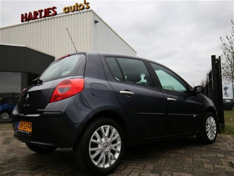 Renault Clio - 1.4-16V Team Spirit 5drs. Airco/Isofix/Bluetooth 100% Dealer-onderhouden - 1