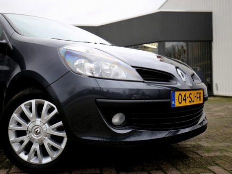 Renault Clio - 1.4-16V Team Spirit 5drs. Airco/Isofix/Bluetooth 100% Dealer-onderhouden - 1