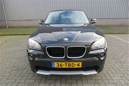 BMW X1 - sDrive20i Business Automaat /Navi/Clima/17inch/2e Eig/NAP/Garantie - 1