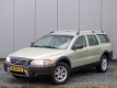 Volvo XC70 - 2.5 T AWD AUT Momentum Leer / Stoelverwarming / Nieuwe APK - 1 - Thumbnail