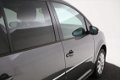 Volkswagen Touran - 1.6 TDI Highline Cruise control, Climate controle, Alu accenten, Privacy glass H - 1 - Thumbnail