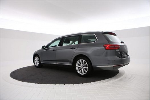 Volkswagen Passat Variant - 1.6 TDI Highline Automaat, Navigatie, Leer, Stoelverwarming - 1