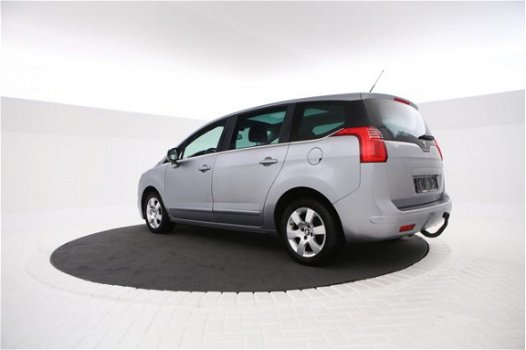 Peugeot 5008 - 1.6 e-HDi Active 7 Persoons, Automaat, Navigatie, Panoramadak, Airco - 1