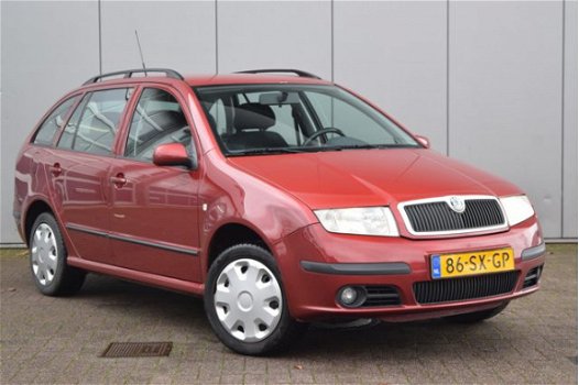 Skoda Fabia Combi - 1.4-16V Spirit+ Airco Cruise Trekhaak Dakrails Inruilkoopje - 1