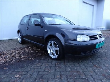 Volkswagen Golf - 1.6 Comfortline - 1