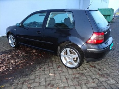 Volkswagen Golf - 1.6 Comfortline - 1