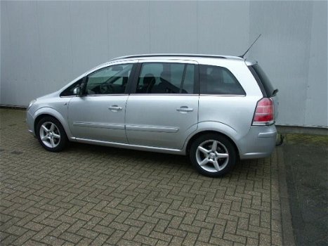 Opel Zafira - 1.8 Executive '05, 224000 KM, NW.MODEL, LEES DE TEKST - 1