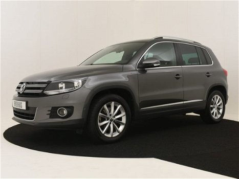 Volkswagen Tiguan - 1.4 TSI 123 pk Navigatie | Parkeersensoren | Lichtmetalen velgen - 1