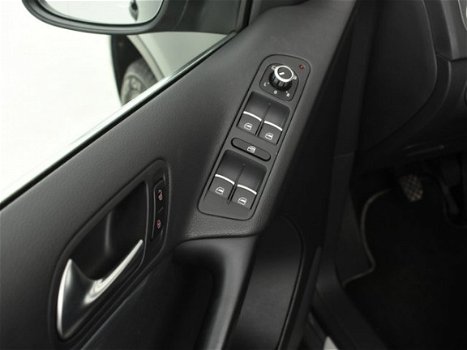 Volkswagen Tiguan - 1.4 TSI 123 pk Navigatie | Parkeersensoren | Lichtmetalen velgen - 1