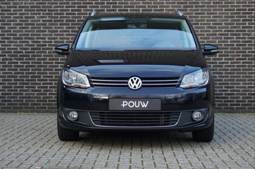 Volkswagen Touran - 1.6 TDI 105pk DSG Highline + Navigatie + PDC - 1