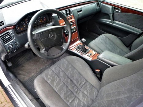 Mercedes-Benz E-klasse - Limousine REMETZ 8 PERS 1998 TOPST - 1