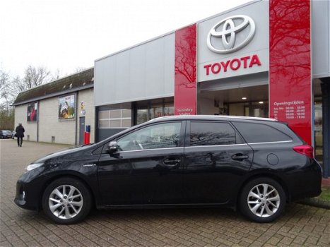 Toyota Auris Touring Sports - 1.8 Hybrid Lease / Naviagtie / Panoramadak / Parkeercamera / Bluetooth - 1