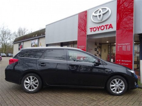 Toyota Auris Touring Sports - 1.8 Hybrid Lease / Naviagtie / Panoramadak / Parkeercamera / Bluetooth - 1